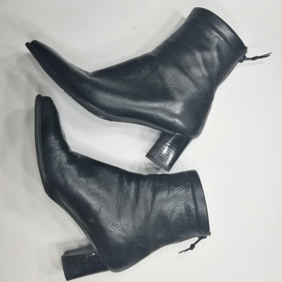 Stuart Weitzman Square Toed Black Leather Booties - Picture 11 of 16
